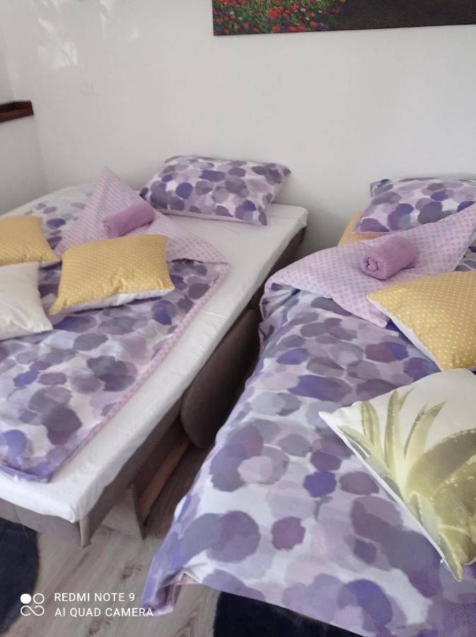 Studio Apartman Sonja Otočac Екстериор снимка
